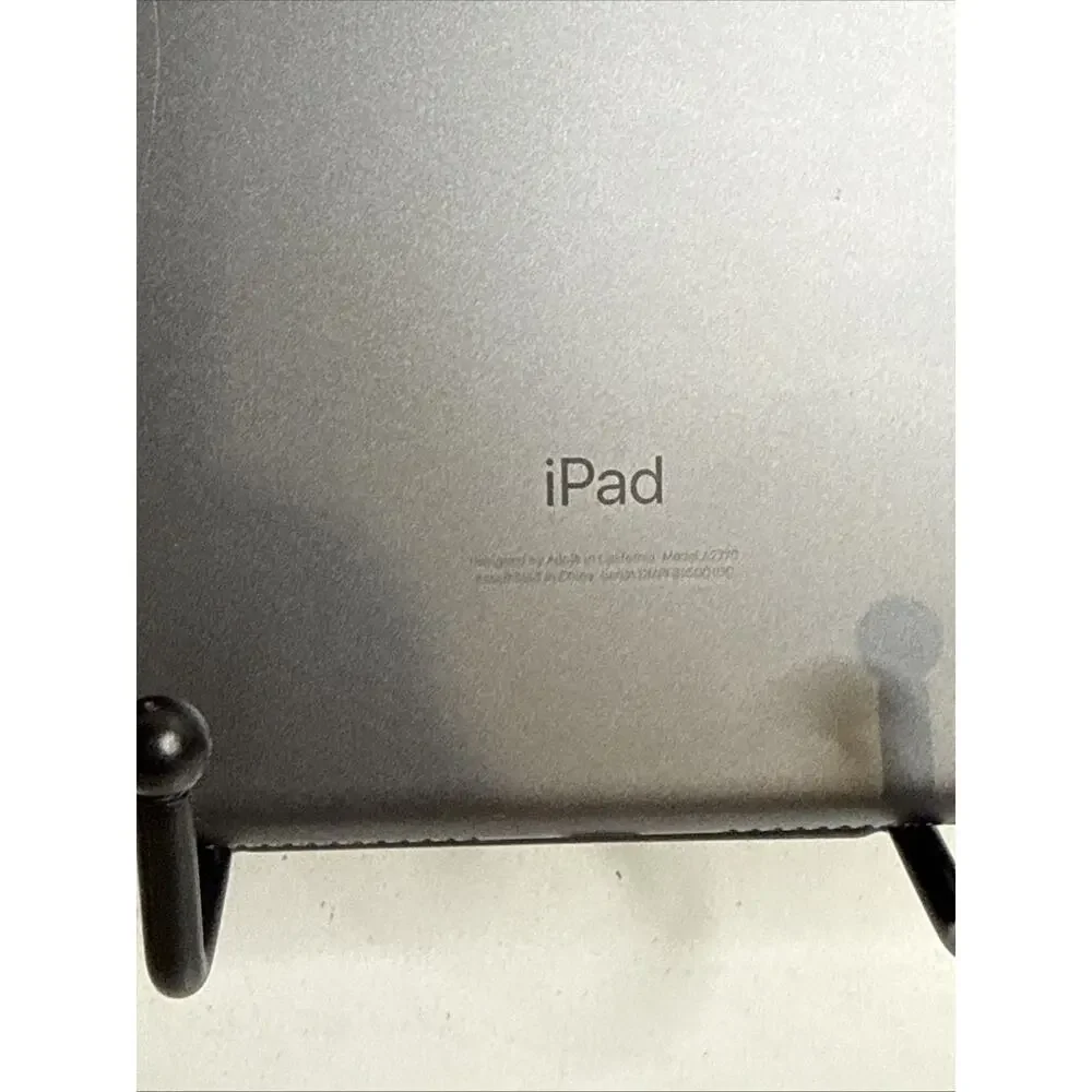 APPLE iPad 8th Gen A2270 10.2